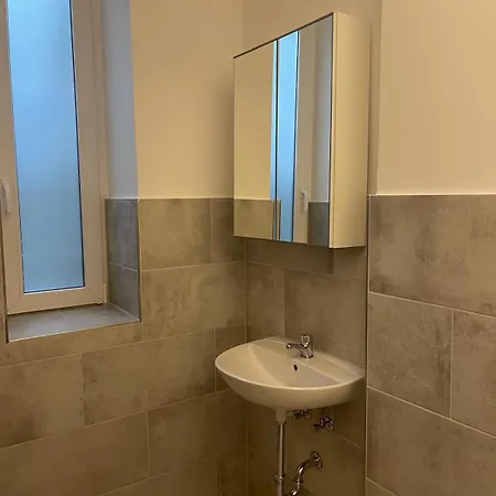 8 Betten - 4 - Kueche - Diele - Bad Apartman *