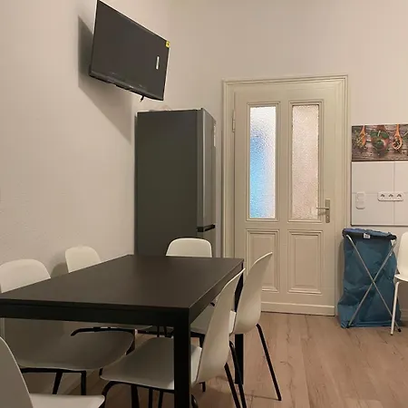 8 Betten - 4 - Kueche - Diele - Bad